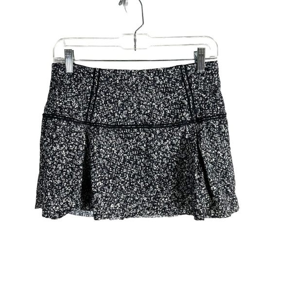 Lululemon Lost In Pace Skirt Regular 13" Daisy Dust Alpine White Black SZ 6 - Picture 1 of 9